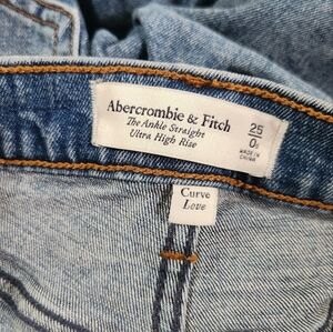 Abercrombie & Fitch Distressed Curve Love Ankle Straight Jeans